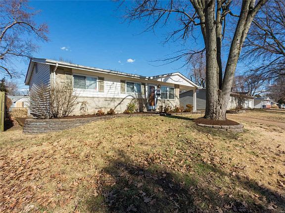 2nd image of 1235 Swallow Ln