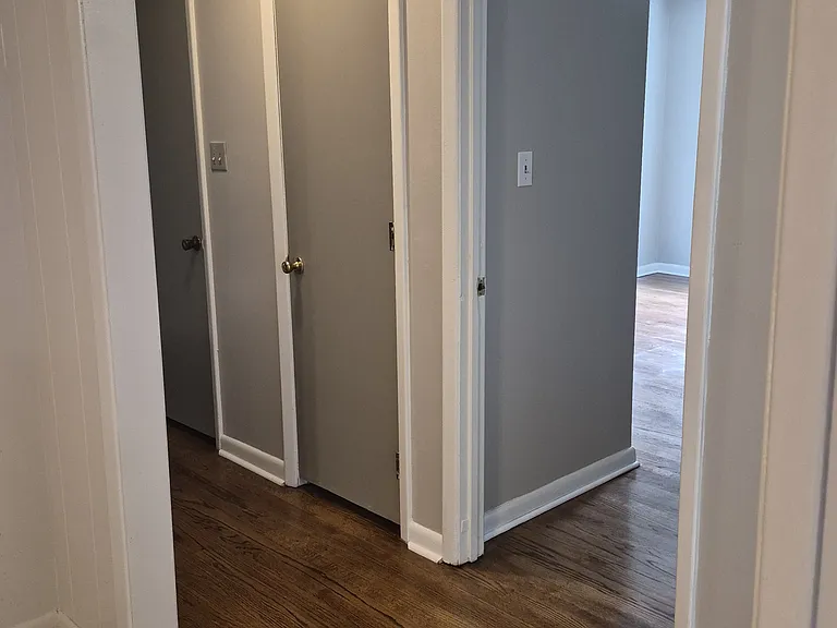 809 W Allen Ln — Photo 15