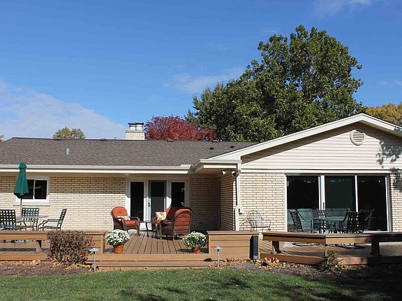 3rd image of 617 Courtland Cir