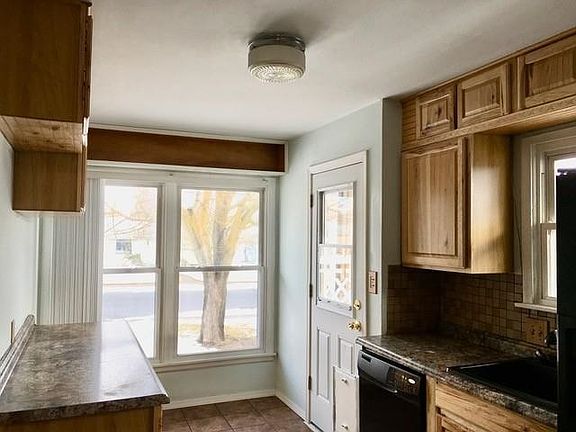 4th image of 5617 N Elgin St