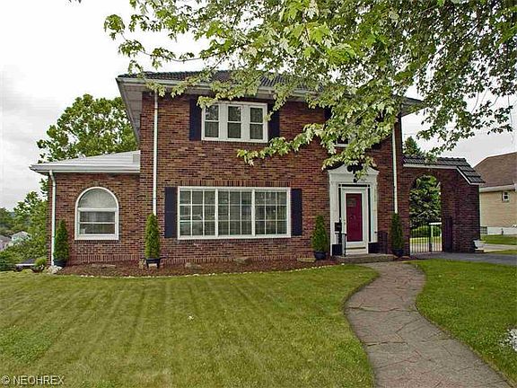 4th image of 3700 Woodlawn Way