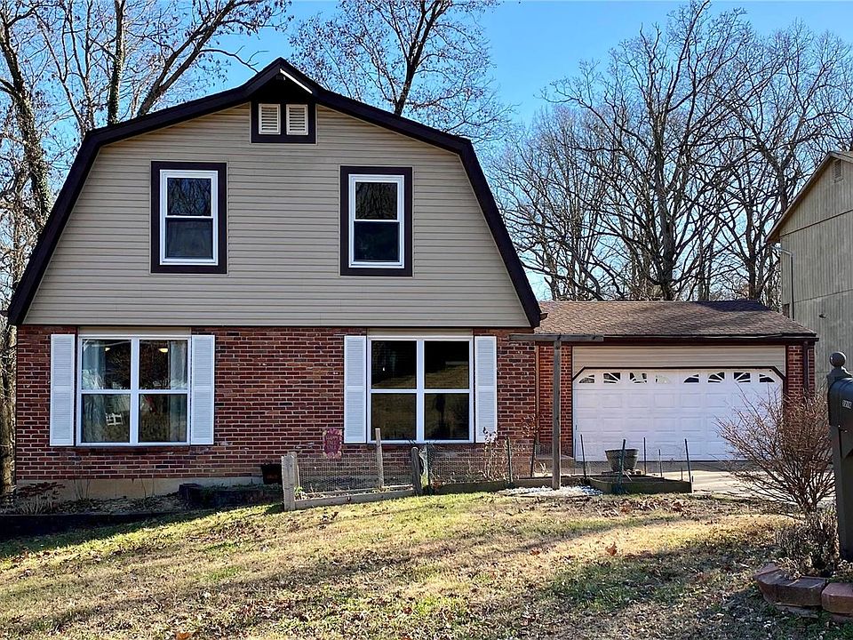 1st image of 2216 Parkwood Ct