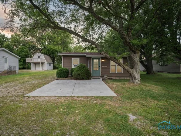 6404 N 3rd St, Oak Harbor, OH 43449