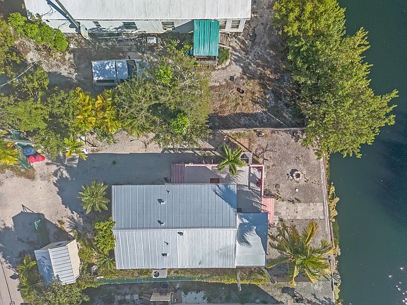 2nd image of 27954 Tarpon Ter
