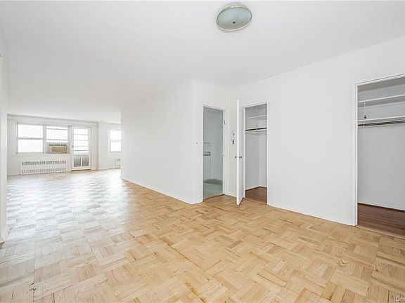 4th image of 3530 Henry Hudson Pkwy APT 6A