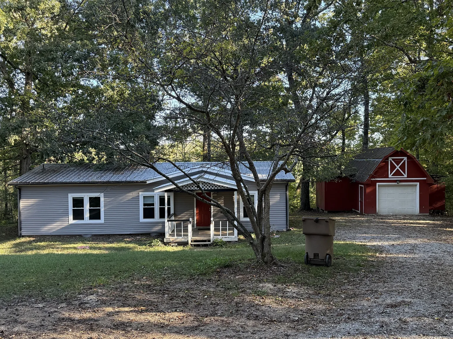 3 bed, 2.0 bath, 1400 sqft, $1,800 — Photo 1
