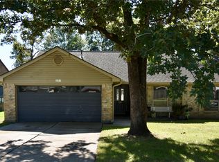 300 Bedford Ln, Conroe, TX 77303