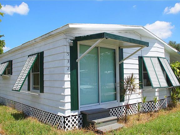 4th image of 5321 SW 28th Avenue