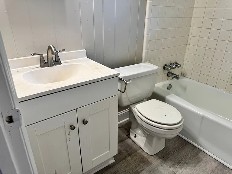 511 Everett Ln #2 — Photo 9