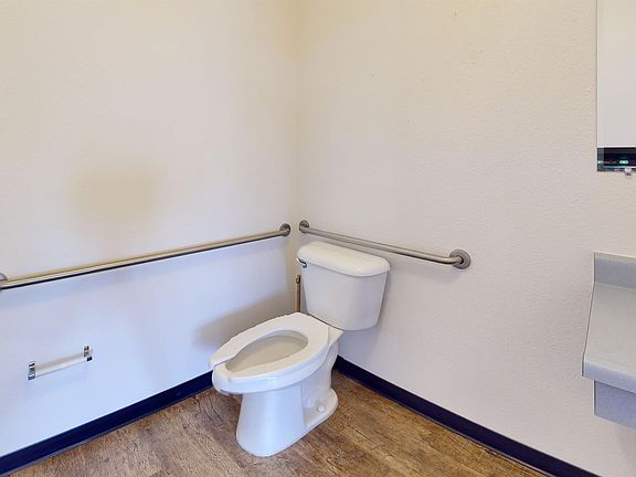 4th image of 2371 Washington Ave Suite D