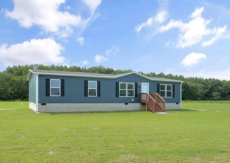 1st image of 33030 Garrison Ln