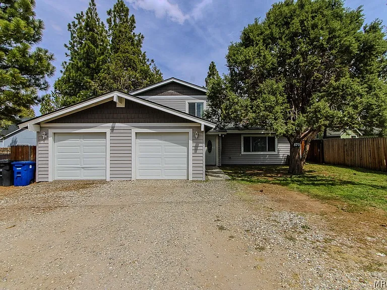 870 Ash Ln — Photo 1