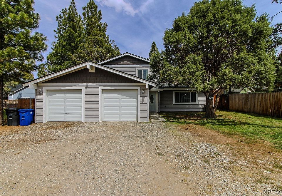 1st image of 870 Ash Ln