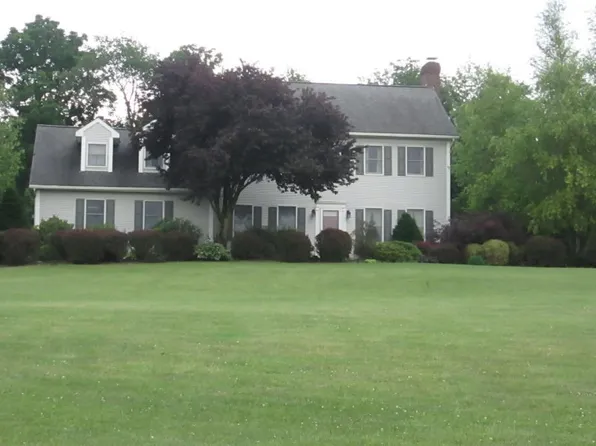 79 Crescent Dr, Mifflinburg, PA 17844