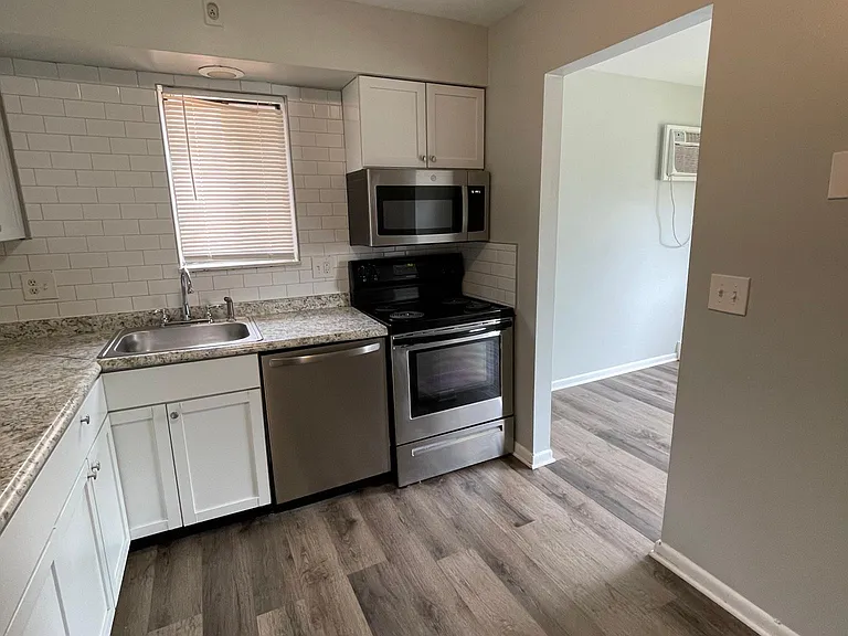 2580 Vera Ave #3 — Photo 6