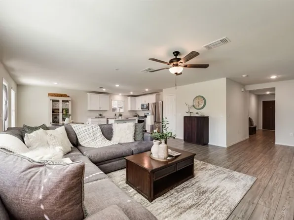 7005 Adderly Rd, Pilot Point, TX 76258