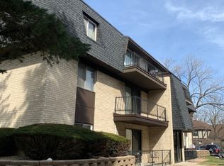 11115 S 84th Ave APT 2A, Palos Hills, IL 60465