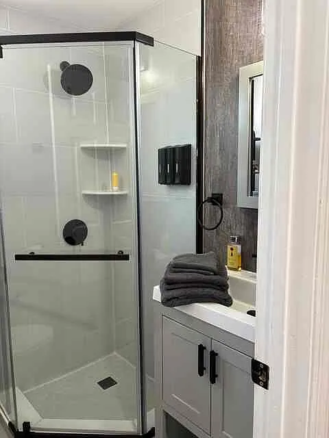 2 bed, 750 sqft, $2,049 — Photo 1