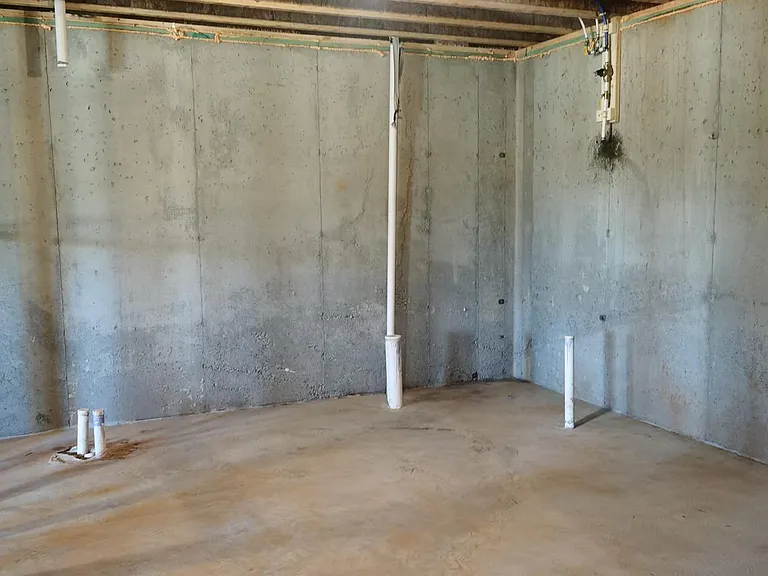 1823 Landon Ln — Photo 41