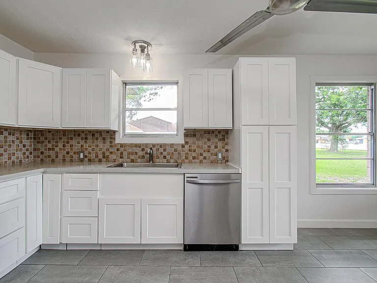 709 S McCarty Ave — Photo 22