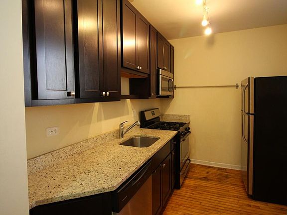 2nd image of 4750 N Sacramento Ave