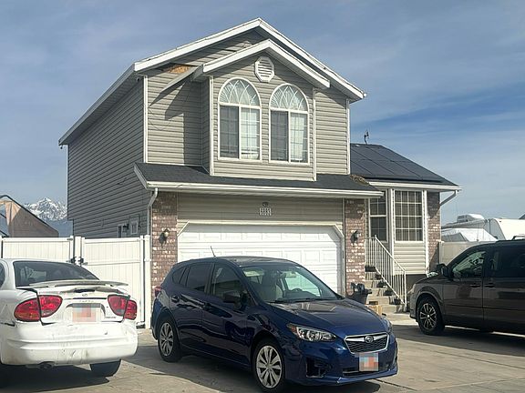 3rd image of 6883 S Hoyle Cir