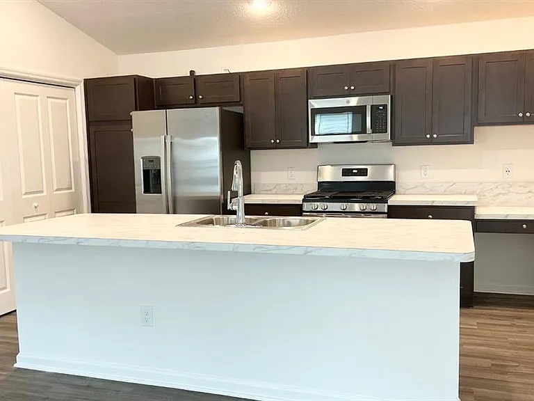 6487 Peter Ln — Photo 3