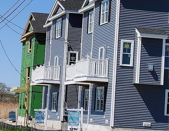 3rd image of 207 Beach Rd #C-1