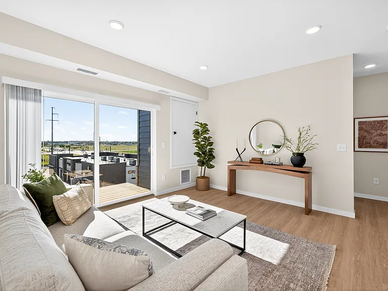 Grand 52 Apartments — Photo 6