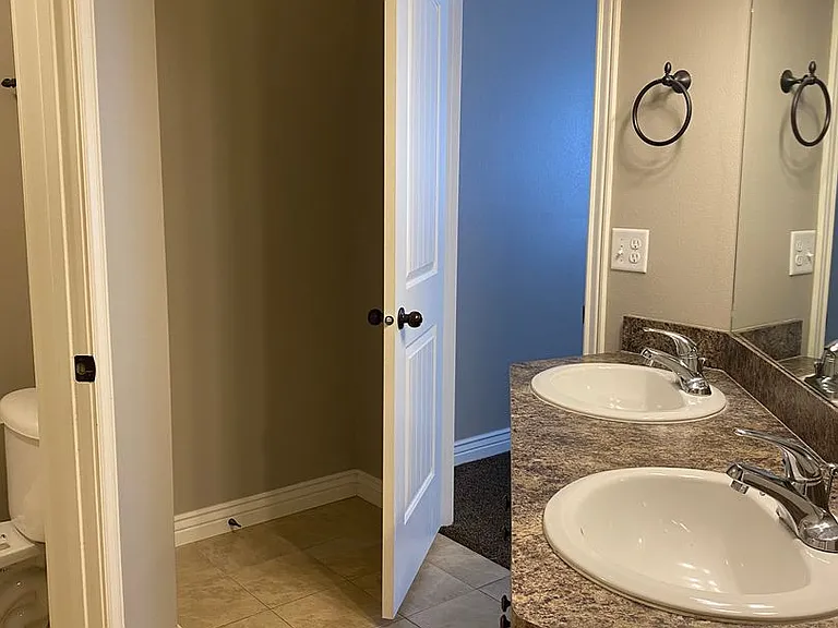 555 Countryside Ave — Photo 17