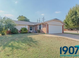 501 Post Oak Ln, Moore, OK 73160