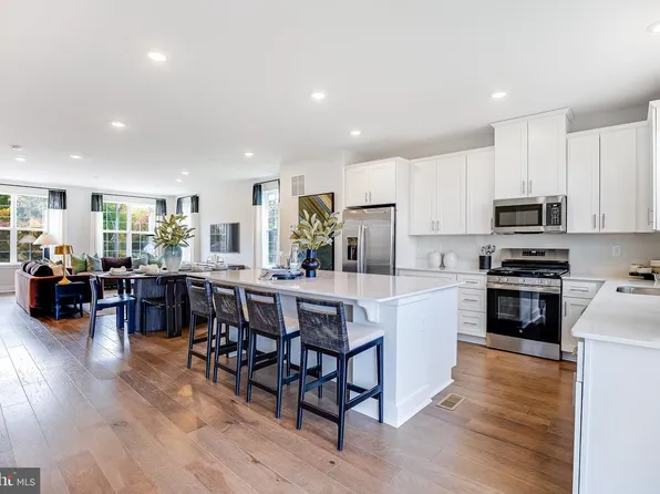 141 Ada Hightower Ave, Pennington, NJ 08534