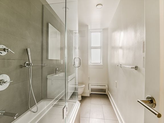 3rd image of 301 E 21st St APT 4J