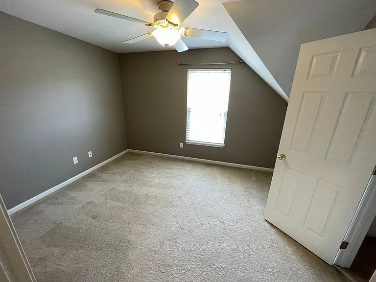 321 Arlington Meadows Dr — Photo 21