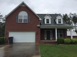 1261 Crescent Dr, Cookeville, TN 38501