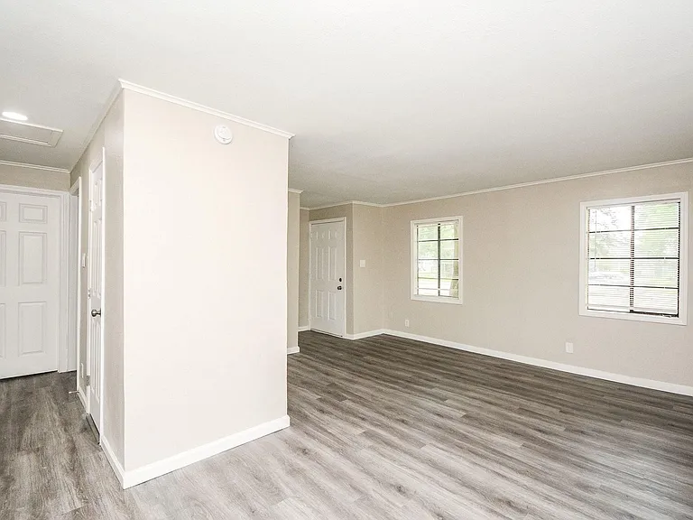 713 Wafer St — Photo 3