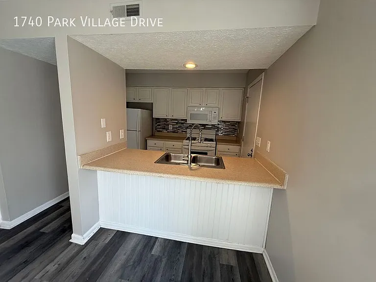 1740 Park Village Dr — Photo 7