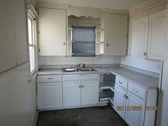 3rd image of 1120 S 7th St