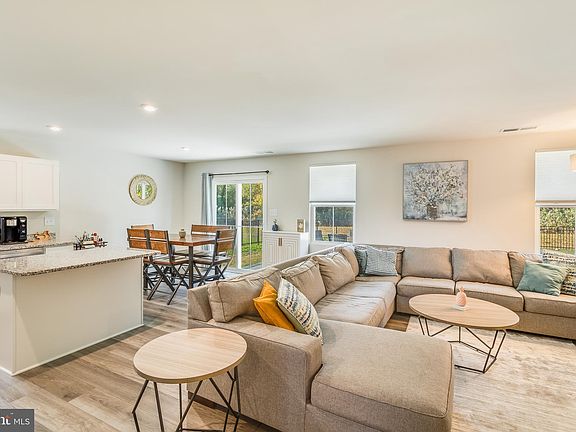 5th image of 30181 Creekview Cir