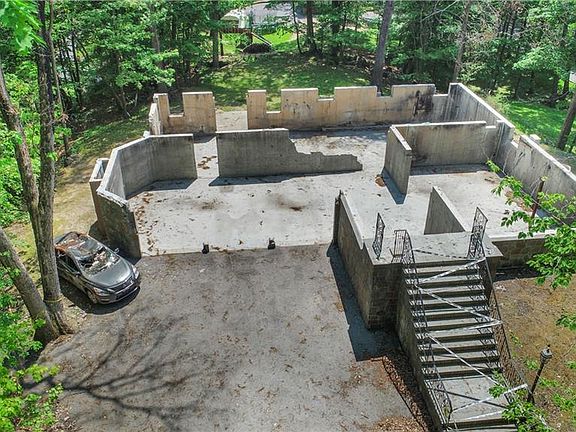 2nd image of 2 Birch Ct