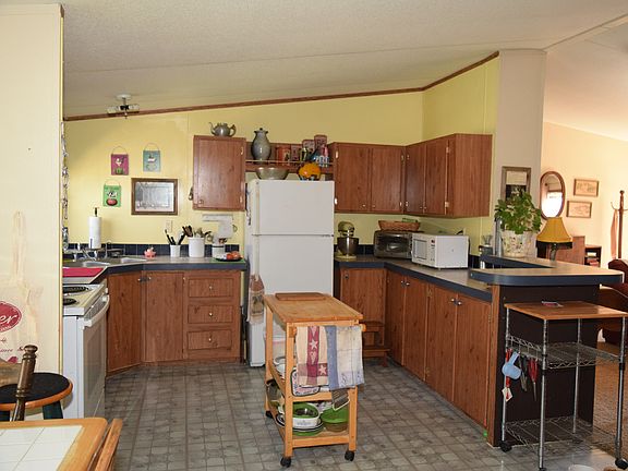 5th image of 525 Bumblebee Ln