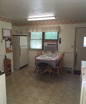 4th image of 463 W Jackson St