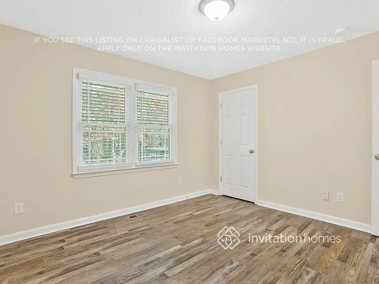 251 Warrenton Dr — Photo 15