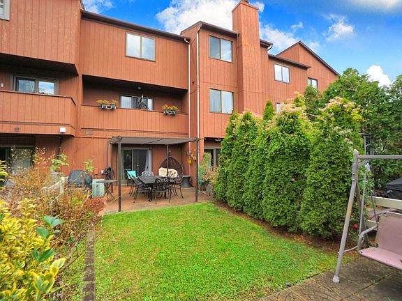 3rd image of 156 Stonegate Dr