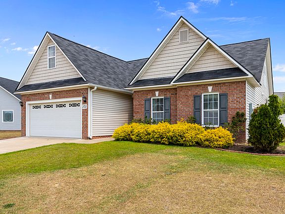 3rd image of 375 Collinwood Dr