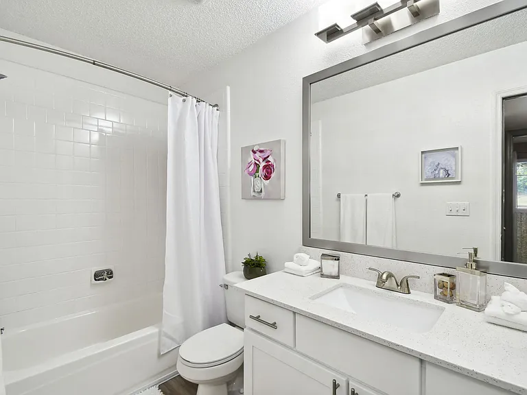 Enclave at Lake Underhill — Photo 15