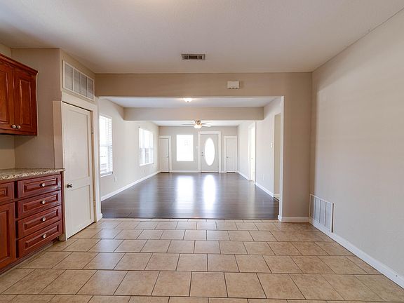 5th image of 3020 James Ave