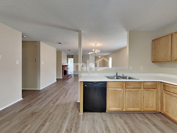 3rd image of 4217 Meadowknoll Dr