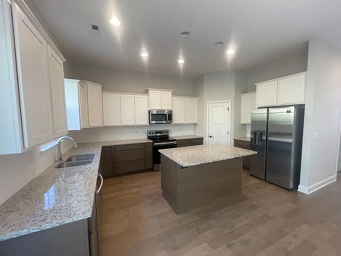 3262 Denver Ln — Photo 11