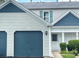 2515 Prairieview Ln S, Aurora, IL 60502